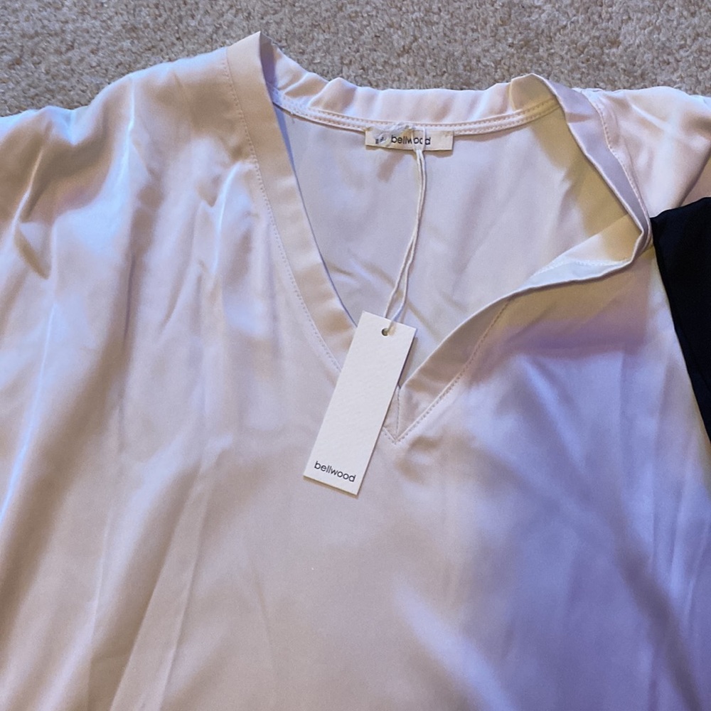 two blouses - Picture 2 of 3